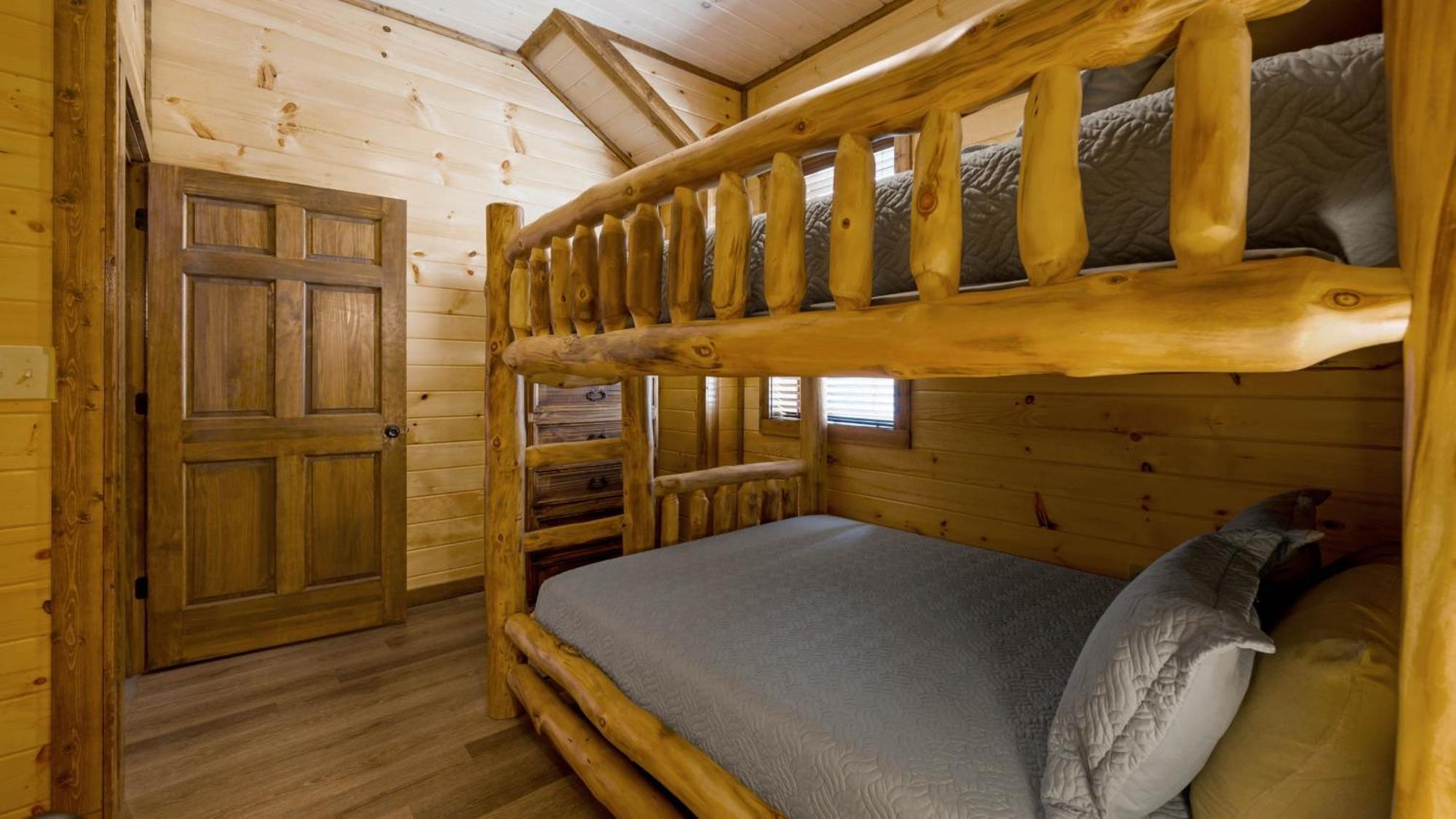 Liberty Lodge - Family Getaway With Pool, Hot Tub, Arcade & Dogs พิเจนฟอร์จ ภายนอก รูปภาพ
