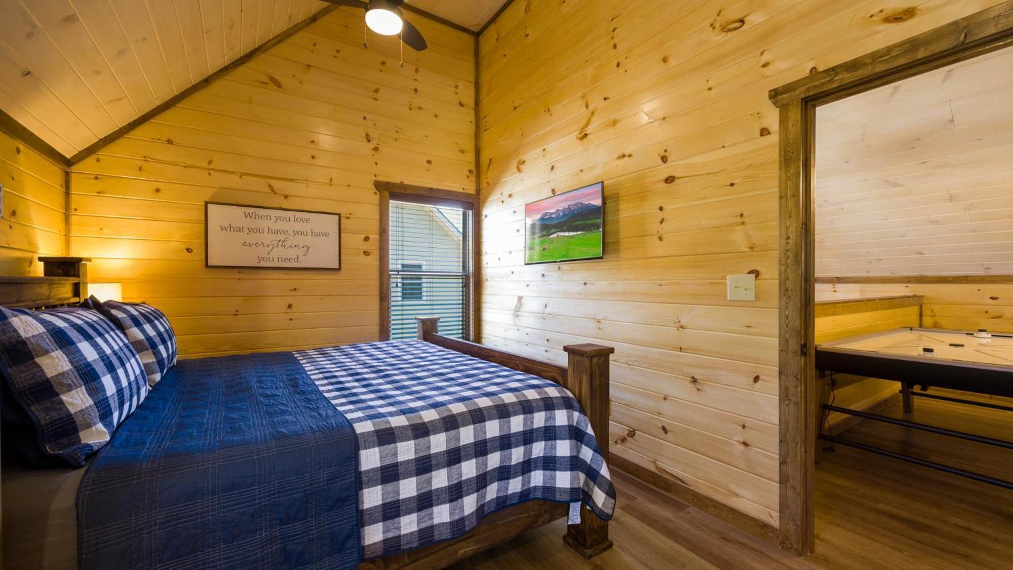 Liberty Lodge - Family Getaway With Pool, Hot Tub, Arcade & Dogs พิเจนฟอร์จ ภายนอก รูปภาพ