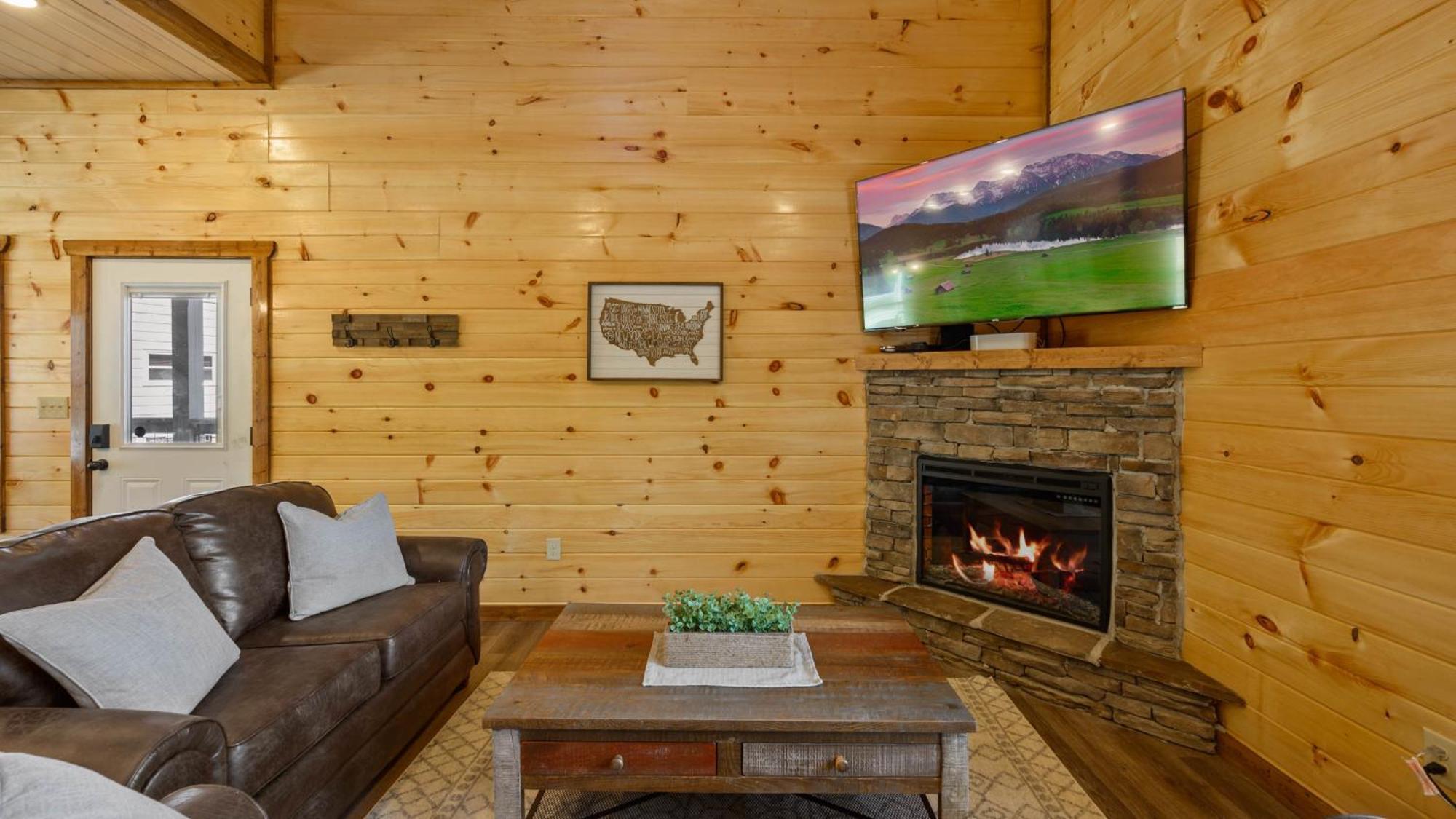 Liberty Lodge - Family Getaway With Pool, Hot Tub, Arcade & Dogs พิเจนฟอร์จ ภายนอก รูปภาพ